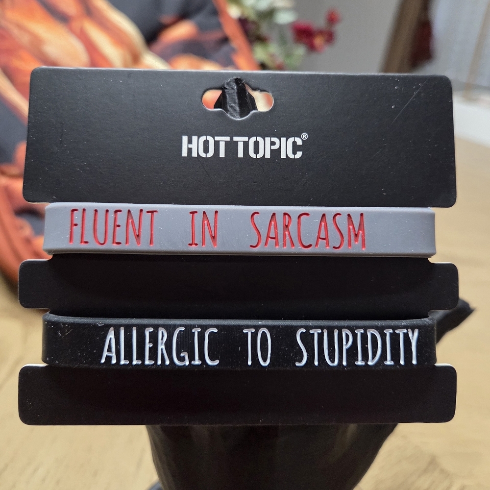🔥Hot Topic Gray and Black Bracelets Set. Perfect for a White Elephant Gift.